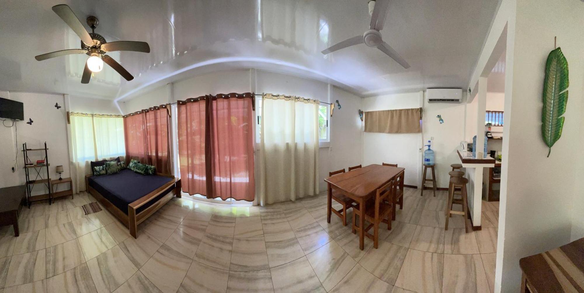 Casa Blanca Beachfront House With Shared Pool Access Pangea Lodge มันซานีโย ภายนอก รูปภาพ
