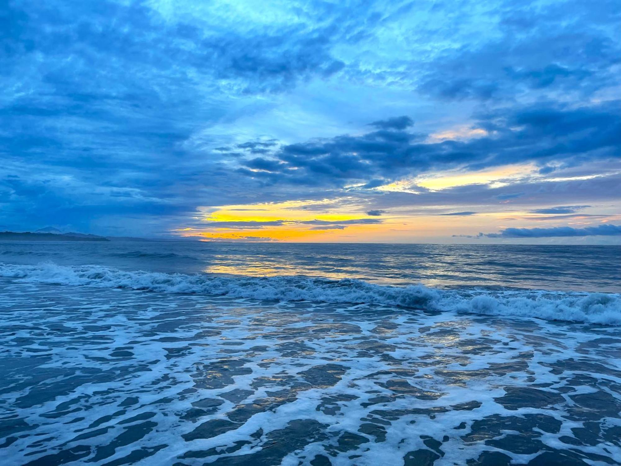 Casa Blanca Beachfront House With Shared Pool Access Pangea Lodge มันซานีโย ภายนอก รูปภาพ