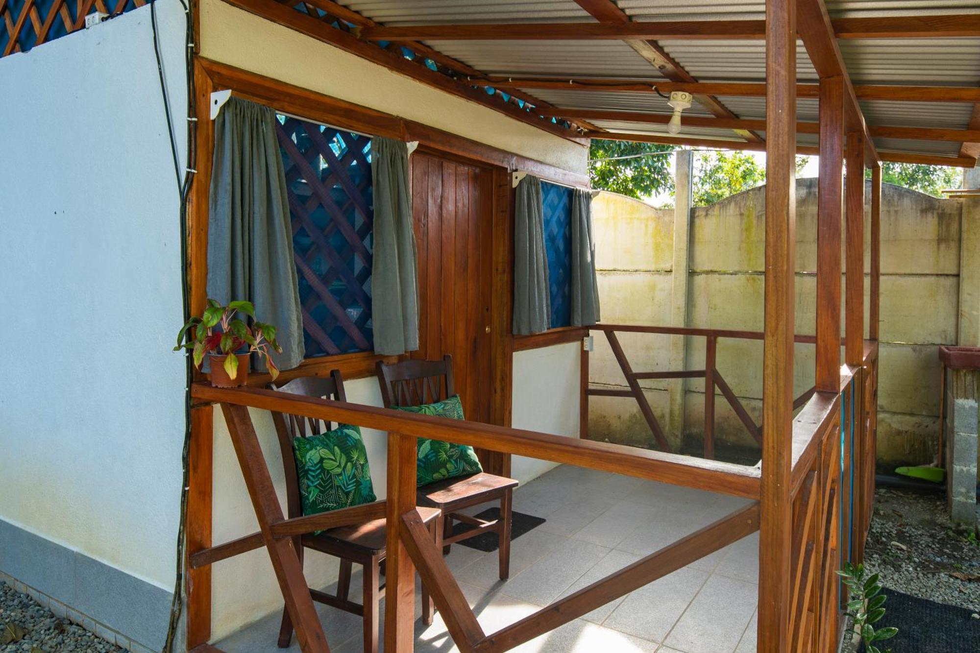 Casa Blanca Beachfront House With Shared Pool Access Pangea Lodge มันซานีโย ภายนอก รูปภาพ