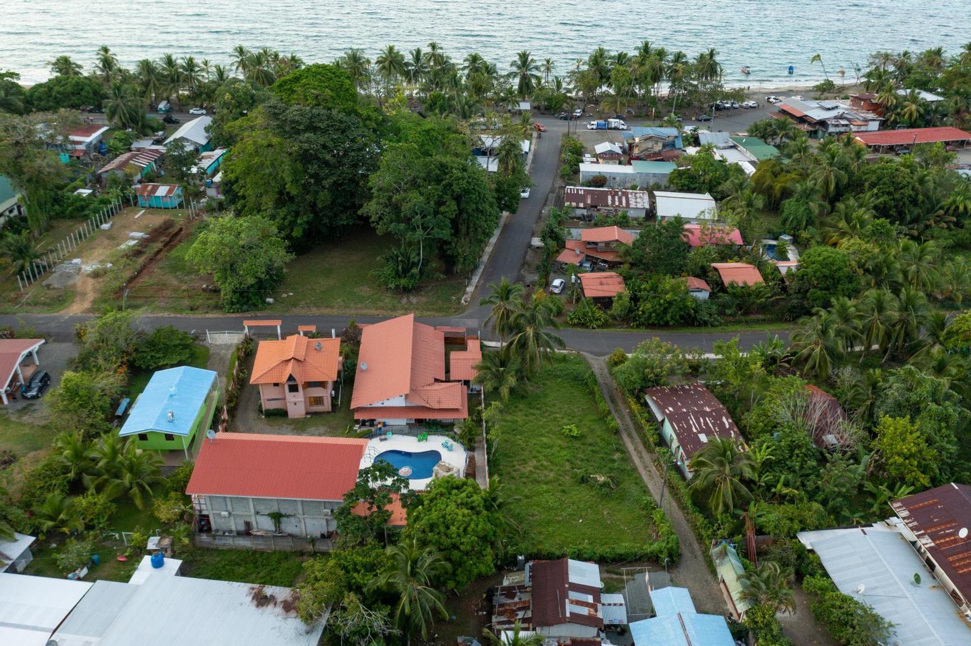 Casa Blanca Beachfront House With Shared Pool Access Pangea Lodge มันซานีโย ภายนอก รูปภาพ